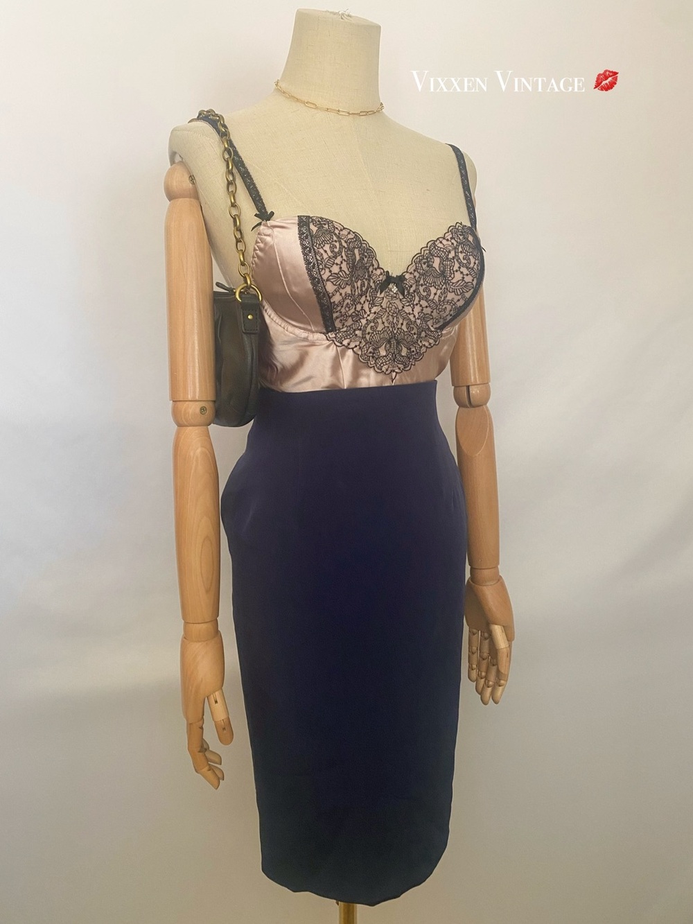 VINTAGE 1980’S CHRISTIAN DIOR KNEE LENGTH SILK PENCIL SKIRT W/ POCKETS IN NAVY